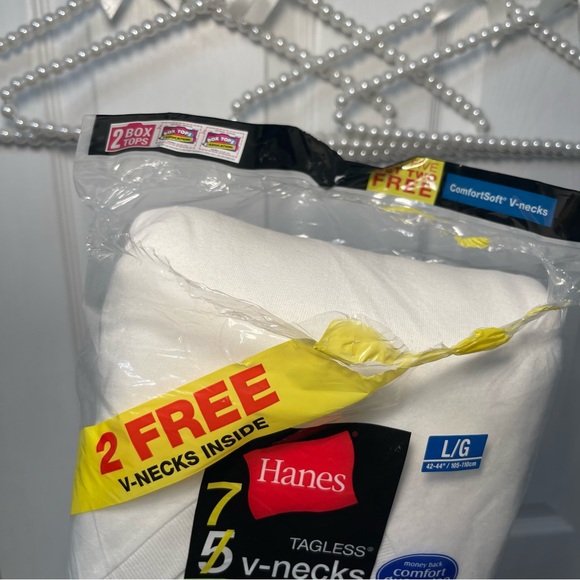 7 PACK HANES BRAND NEW V NECK T SHIRTS - Picture 3 of 5